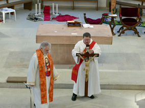 Karfreitgasliturgie und Karfreitagsprozession in Naumburg (Foto: Karl-Franz Thiede)